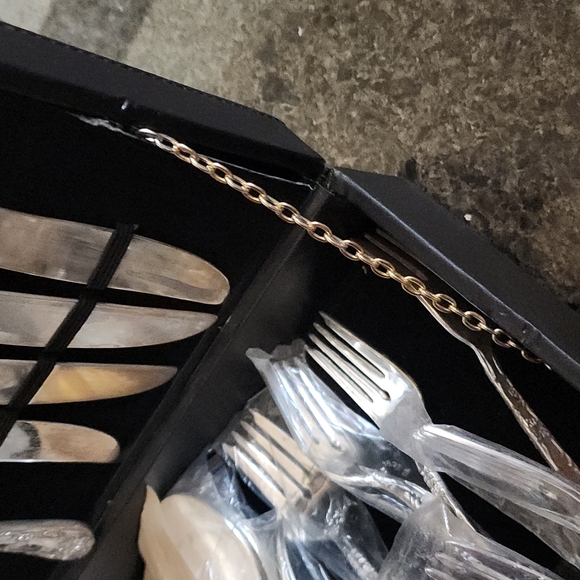 Early 1900's WM Rogers & Sons "Enchanted Rose" Silverware/Flatware Set. EC! - Picture 5 of 8